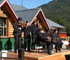 Musicians at Fin del Mundo train